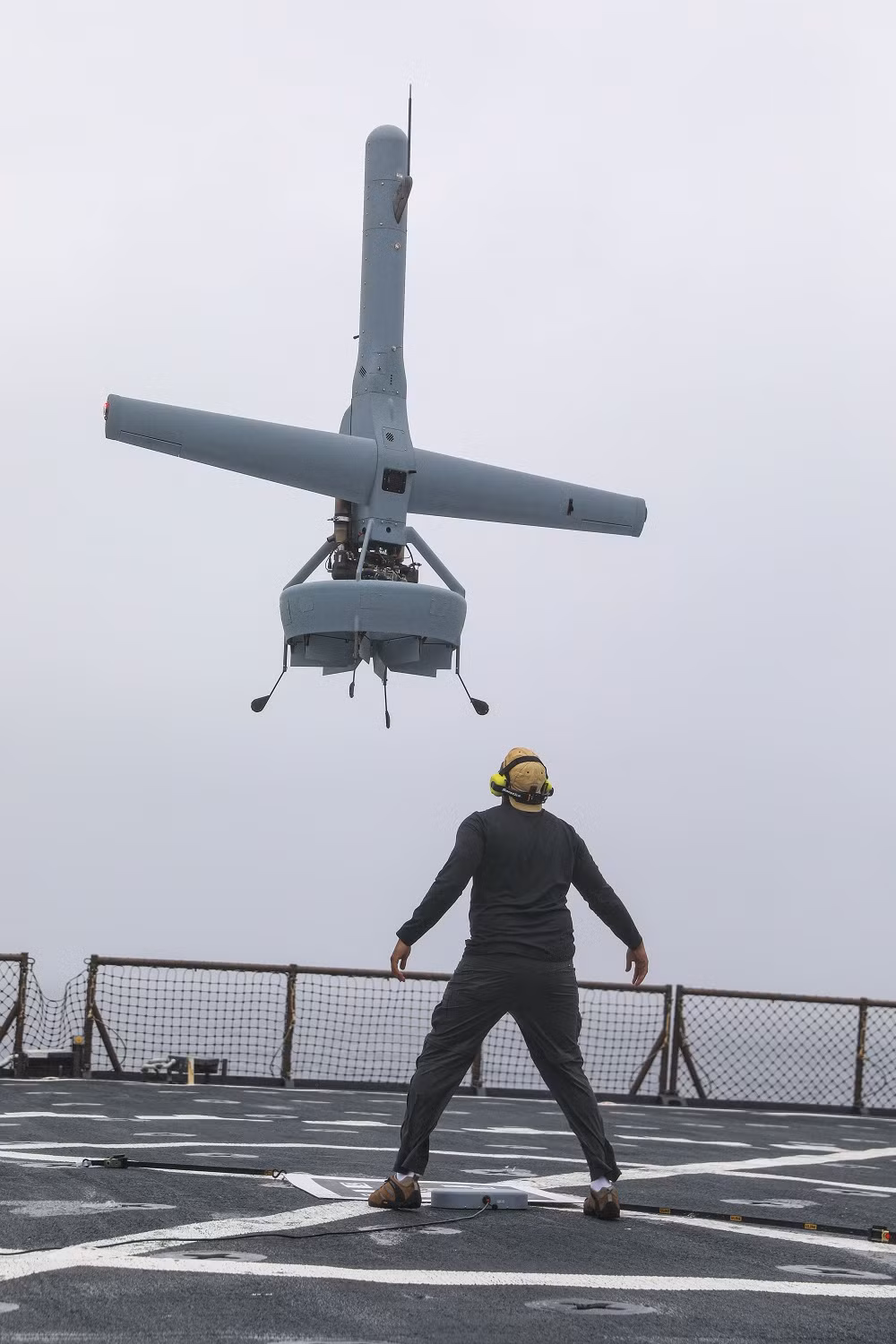 AI đang tạo ra những UAV đáng gờm hơn trên chiến trường Ukraine -0
