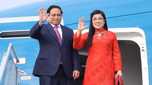 Thủ tướng Phạm Minh Chính rời Hà Nội&nbsp;lên đường thăm chính thức Ba Lan