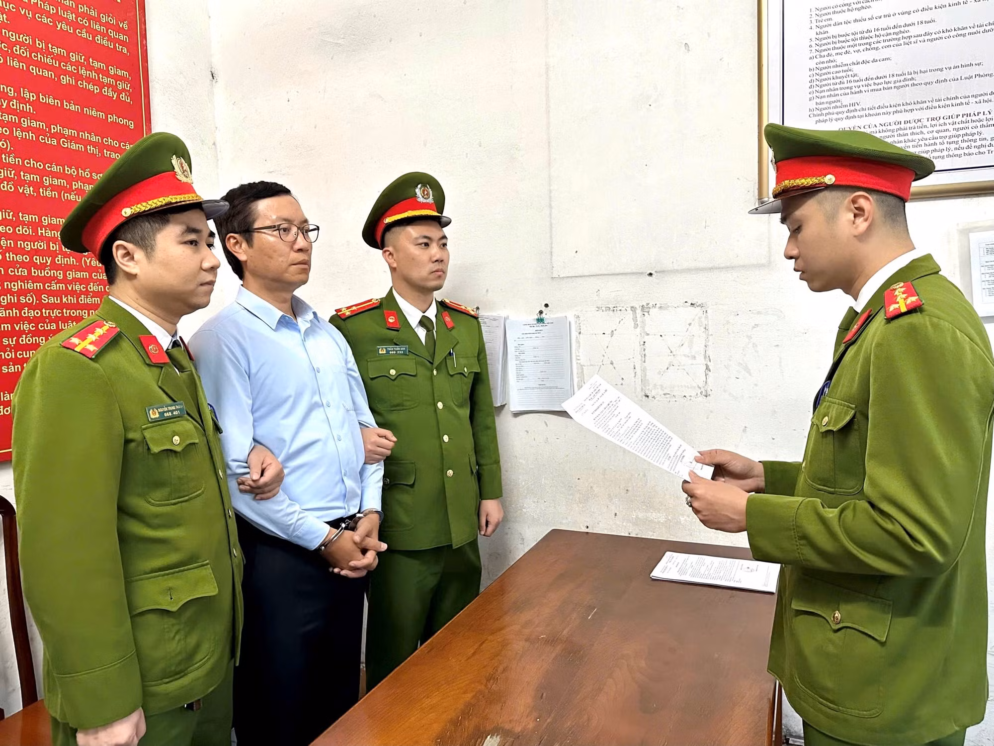 Bắt nguyên Tổng Giám đốc Công ty Cổ phần xi măng Hạ Long -0