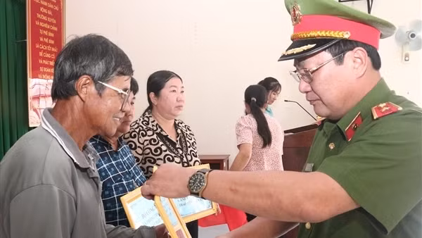 Góp chút tình xuân với quê hương Trà Vinh