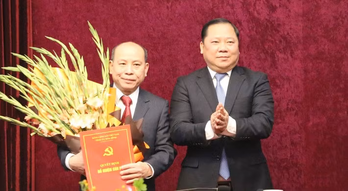 Công bố Quyết định của Thủ tướng Chính phủ phê chuẩn Chủ tịch UBND tỉnh Hòa Bình -0
