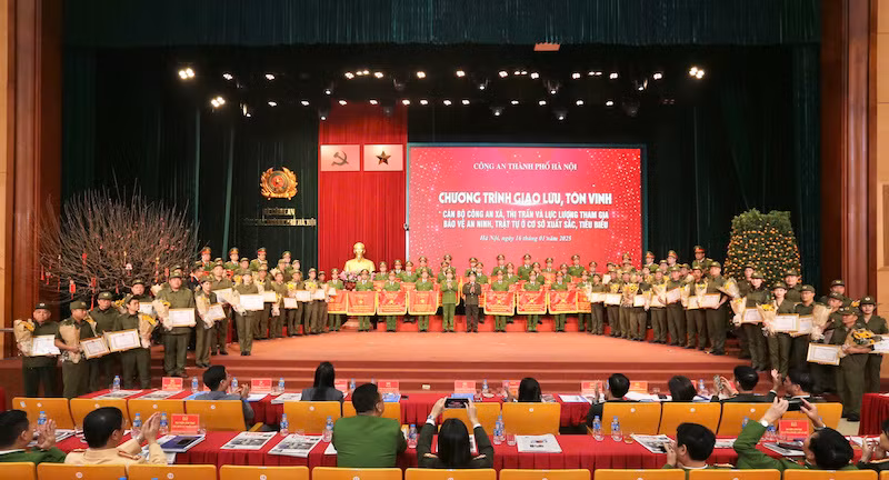 Tôn vinh cán bộ Công an xã, lực lượng tham gia bảo vệ ANTT ở cơ sở tiêu biểu của Thủ đô -0