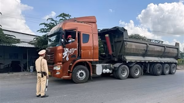Cần Thơ: Ý thức người tham gia giao thông nâng cao khi Nghị định 168 được triển khai