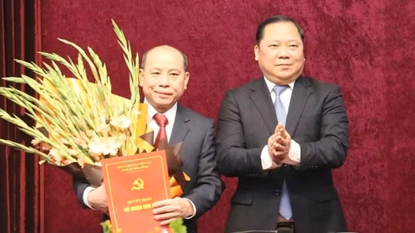 Công bố Quyết định của Thủ tướng Chính phủ phê chuẩn Chủ tịch UBND tỉnh Hòa Bình