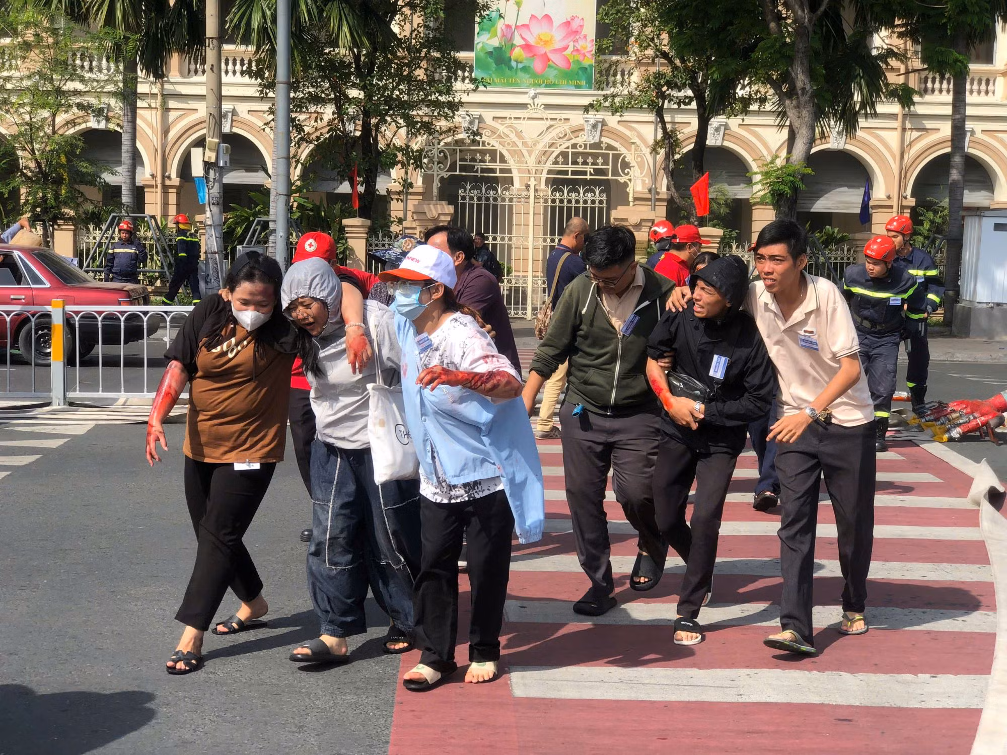 Hơn 7.200 người tham gia diễn tập xử lý tình huống cháy nổ tại các lễ hội đông người -0
