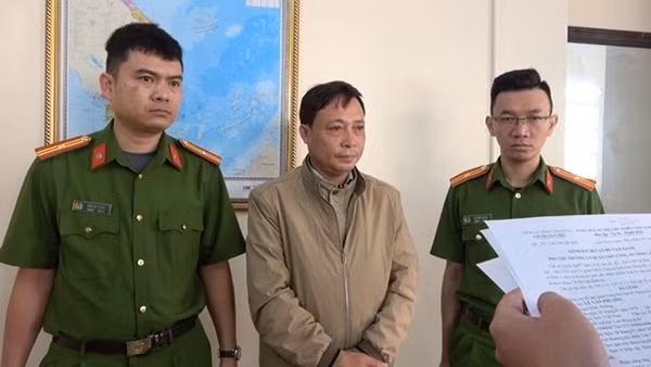 "Nổ” quen biết rộng, lừa đảo 800 triệu đồng