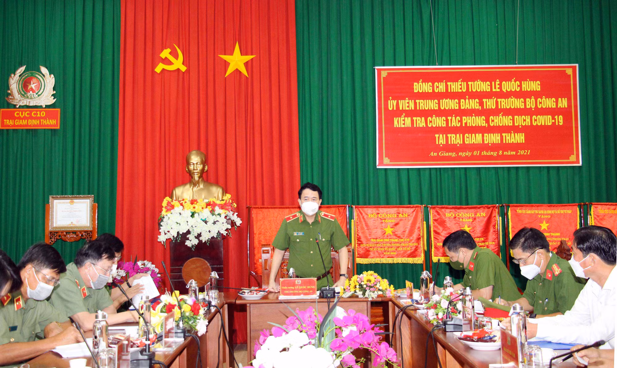 Thứ trưởng Lê Quốc Hùng kiểm tra công tác phòng, chống dịch COVID-19 tại Trại giam Định Thành -0