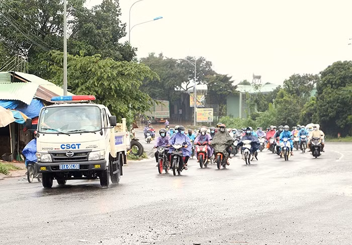 Những chuyến dẫn đoàn đặc biệt -0