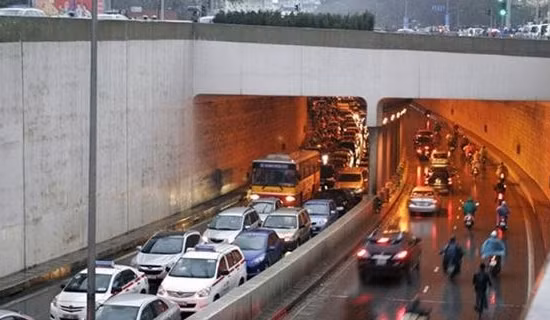 Đóng hầm chui Kim Liên để sửa chữa, phương tiện di chuyển như thế nào?