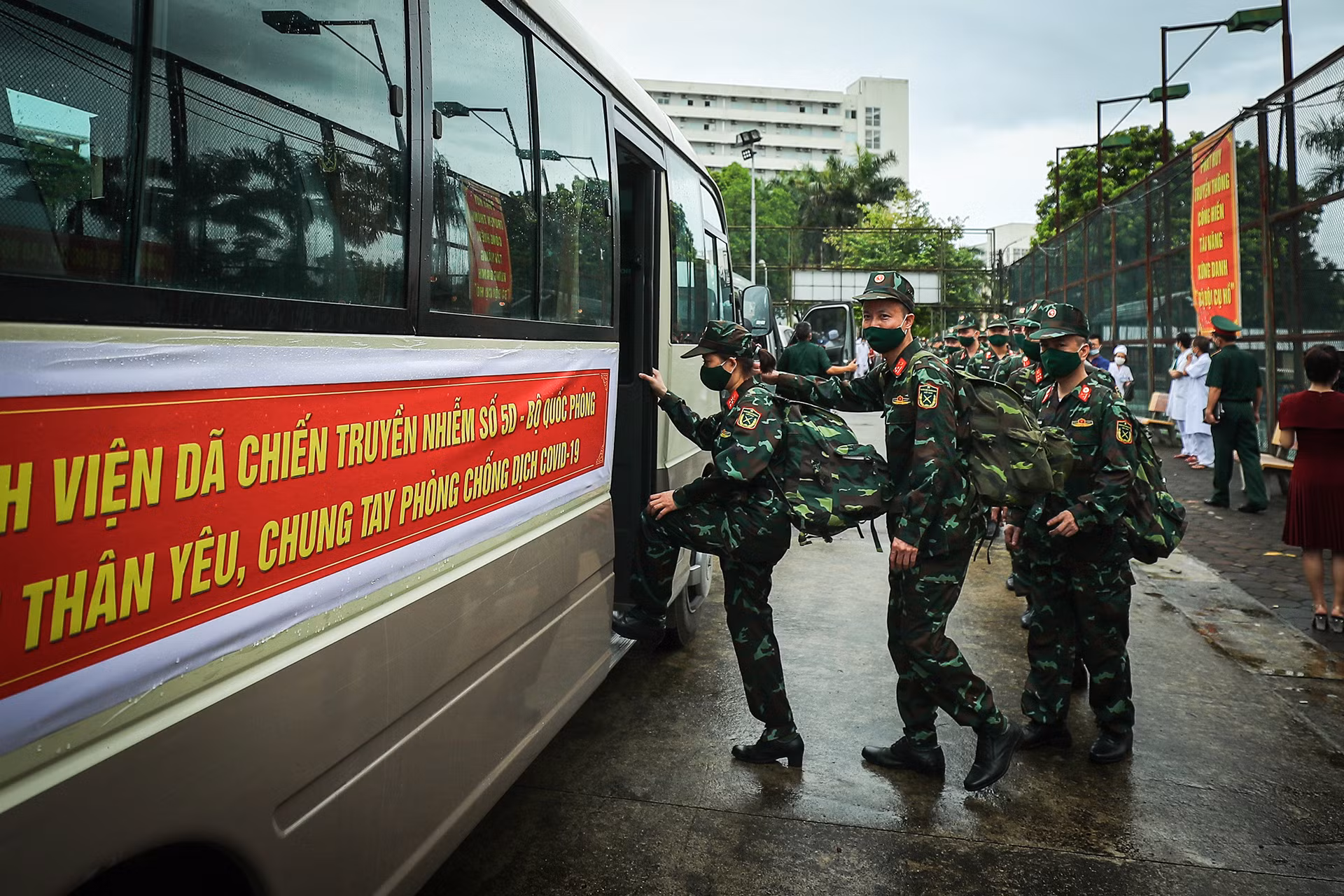 Y, bác sĩ Quân đội hành quân vào Nam “chi viện” chống dịch COVID-19 -5