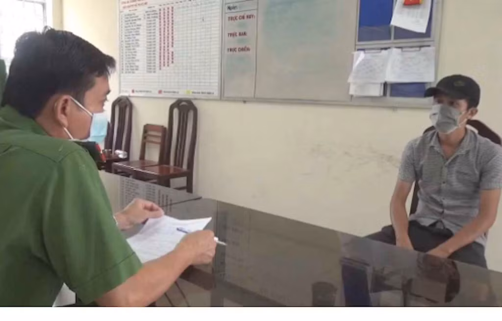Nam thanh niên làm giả phiếu xét nghiệm âm tính SARS-CoV-2 -0
