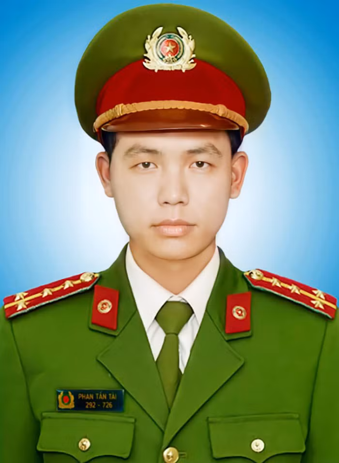 Tiếc thương người cán bộ công an dũng cảm -0
