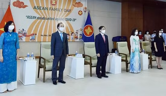 Tăng cường xây dựng Đảng , triển khai thắng lợi&nbsp;đường lối đối ngoại Đại hội Đảng lần thứ XIII ảnh 2