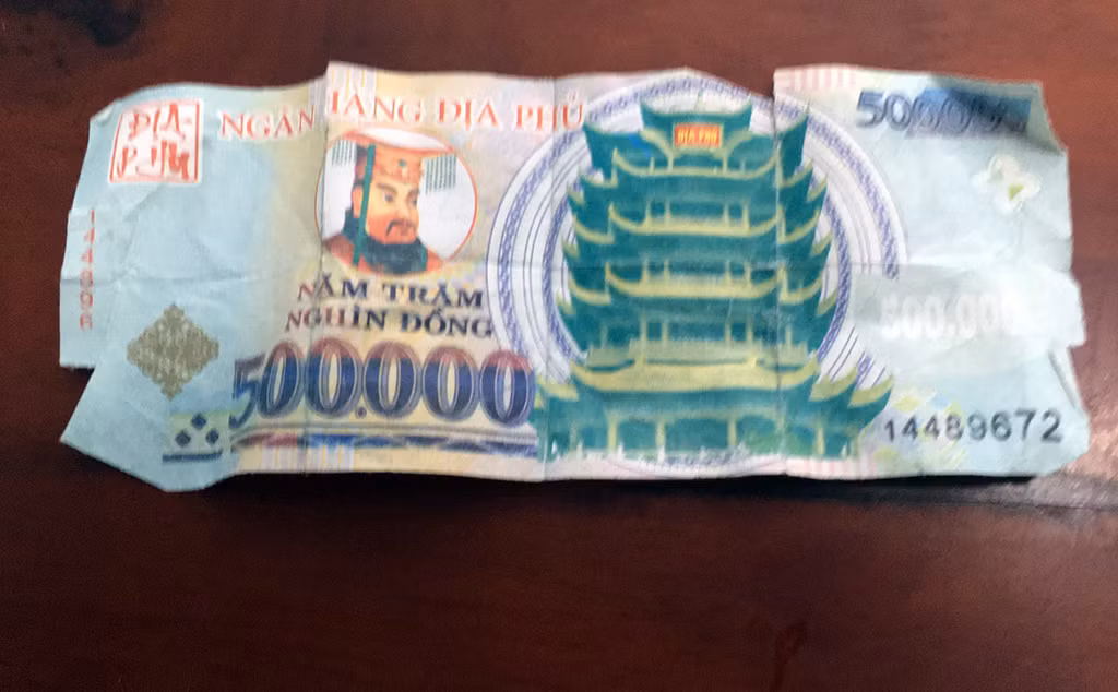 Mang tiền âm phủ đi mua đồ rồi cướp tiền thật -0