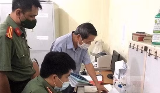 Triệt phá đường dây làm giả giấy khám sức khỏe để cấp giấy phép lái xe