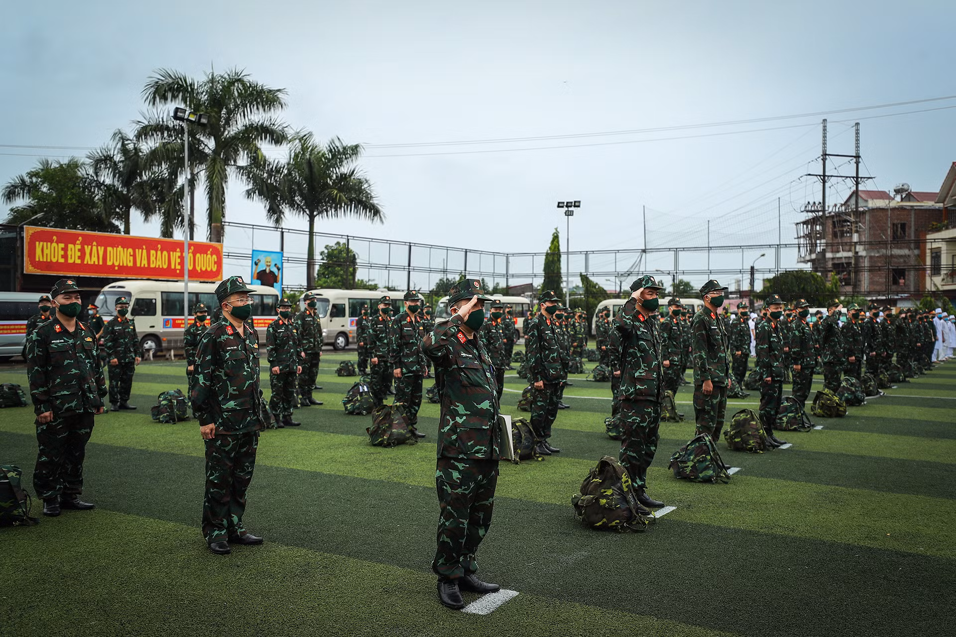 Y, bác sĩ Quân đội hành quân vào Nam “chi viện” chống dịch COVID-19 -1
