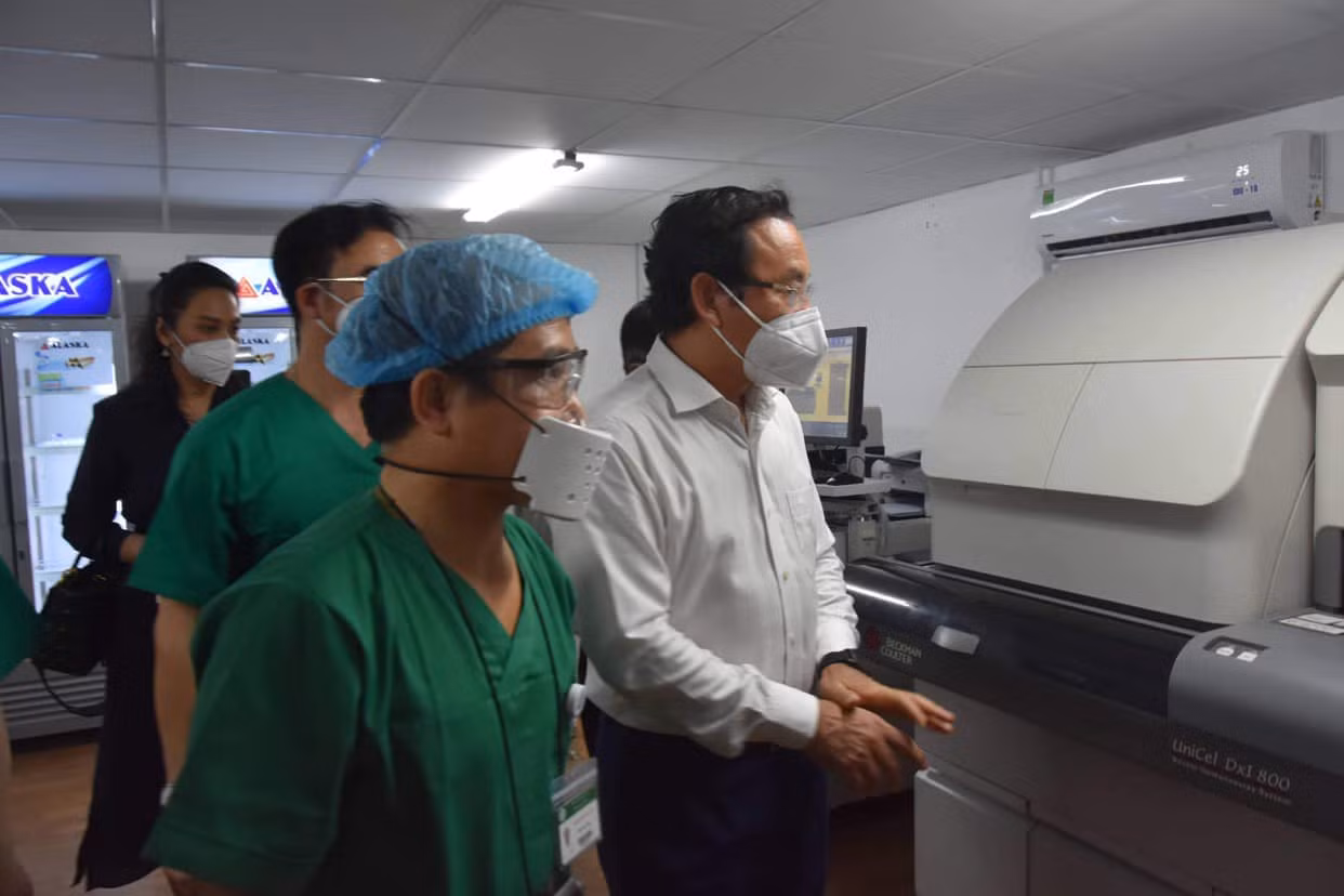 Áp dụng những phương pháp và kỹ thuật tiên tiến nhất để điều trị bệnh nhân COVID-19 nặng -0