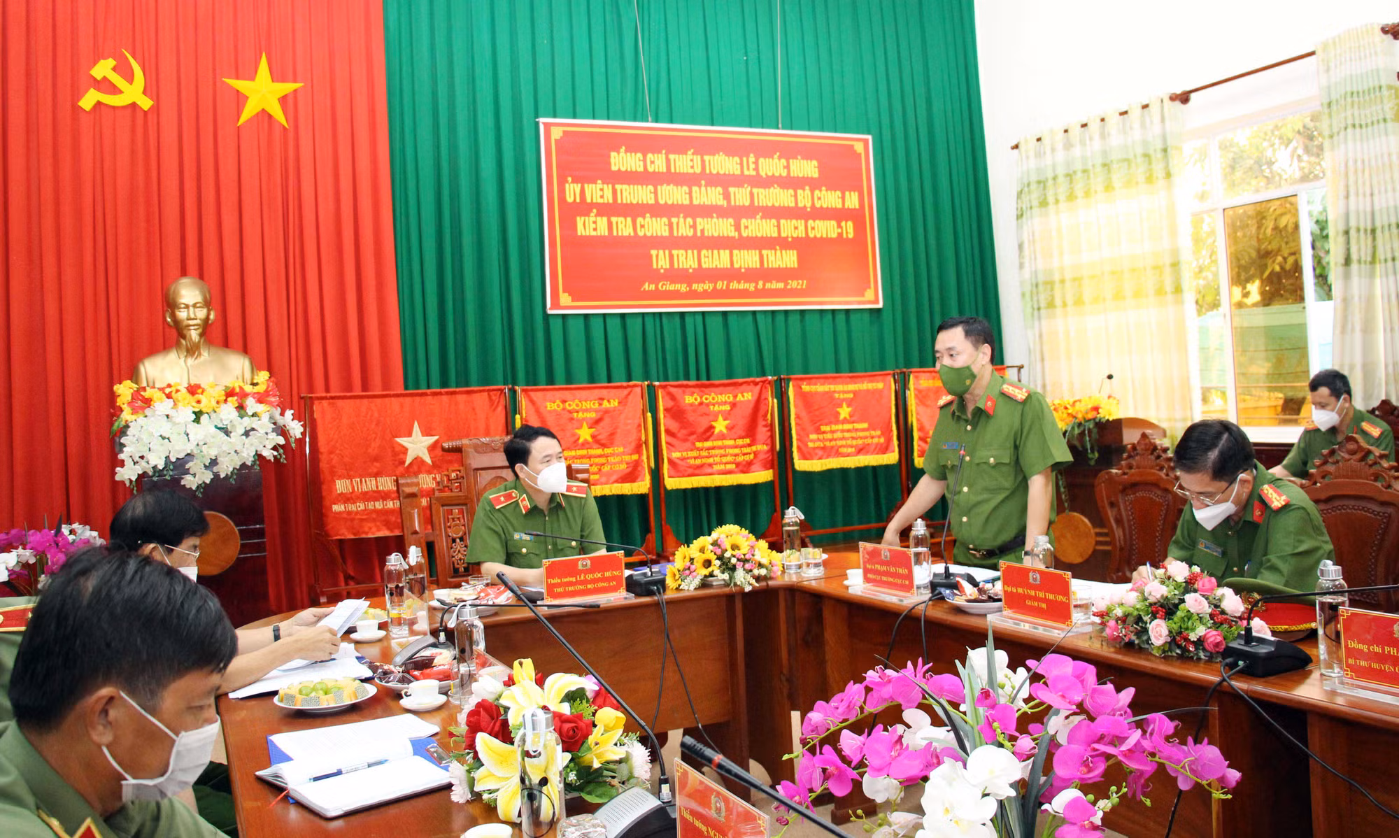 Thứ trưởng Lê Quốc Hùng kiểm tra công tác phòng, chống dịch COVID-19 tại Trại giam Định Thành -0