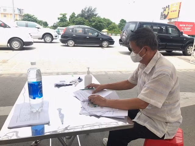 Người dân đồng tình khi Bộ Công an triển khai mã QRcode tại chốt kiểm dịch -0