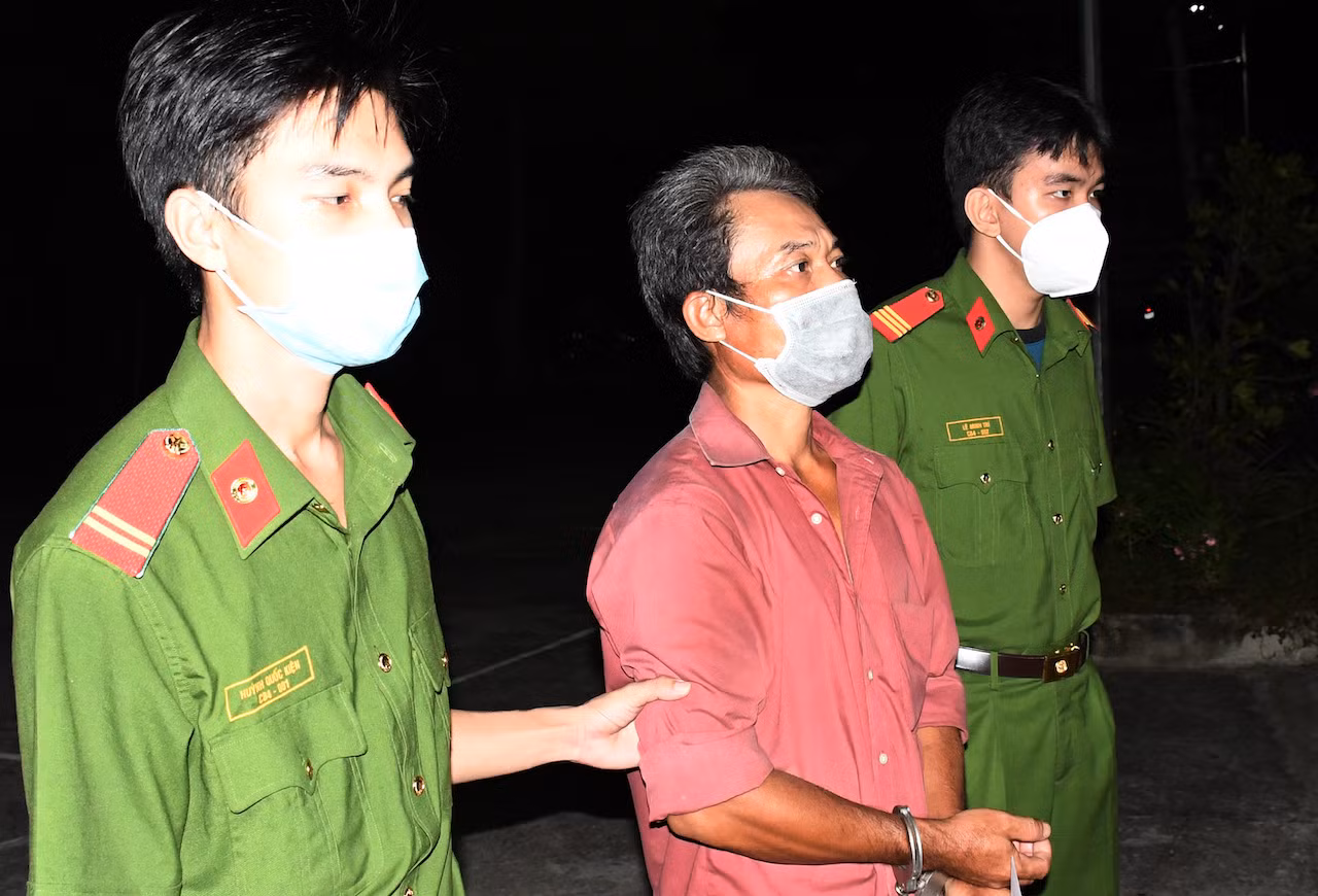 Tạm giữ hai anh em đánh cán bộ Công an phường -0