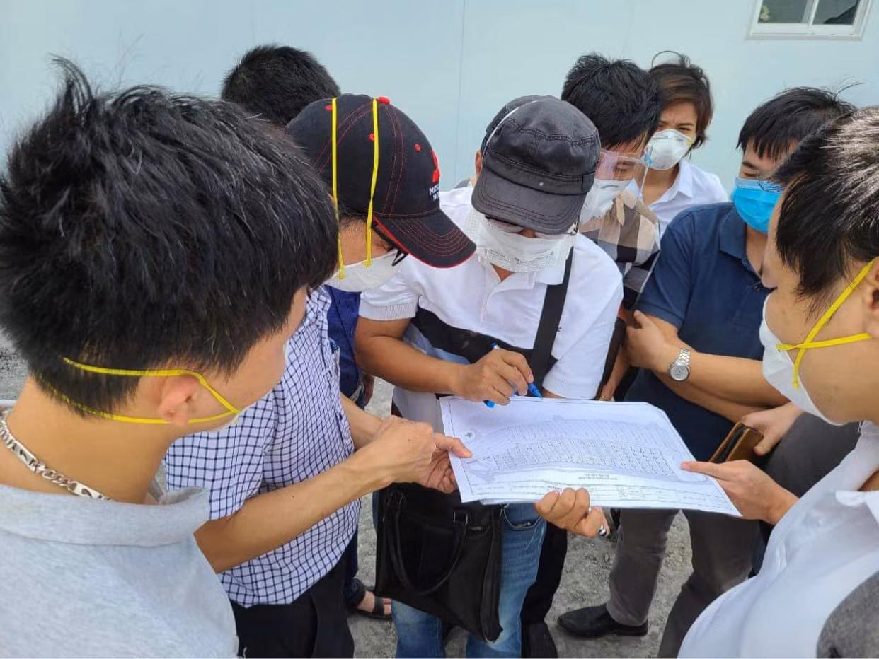 Hơn 300 y bác sĩ BV Việt Đức và 8 tấn thiết bị vào TP Hồ Chí Minh điều trị bệnh nhân COVID-19 nặng -0