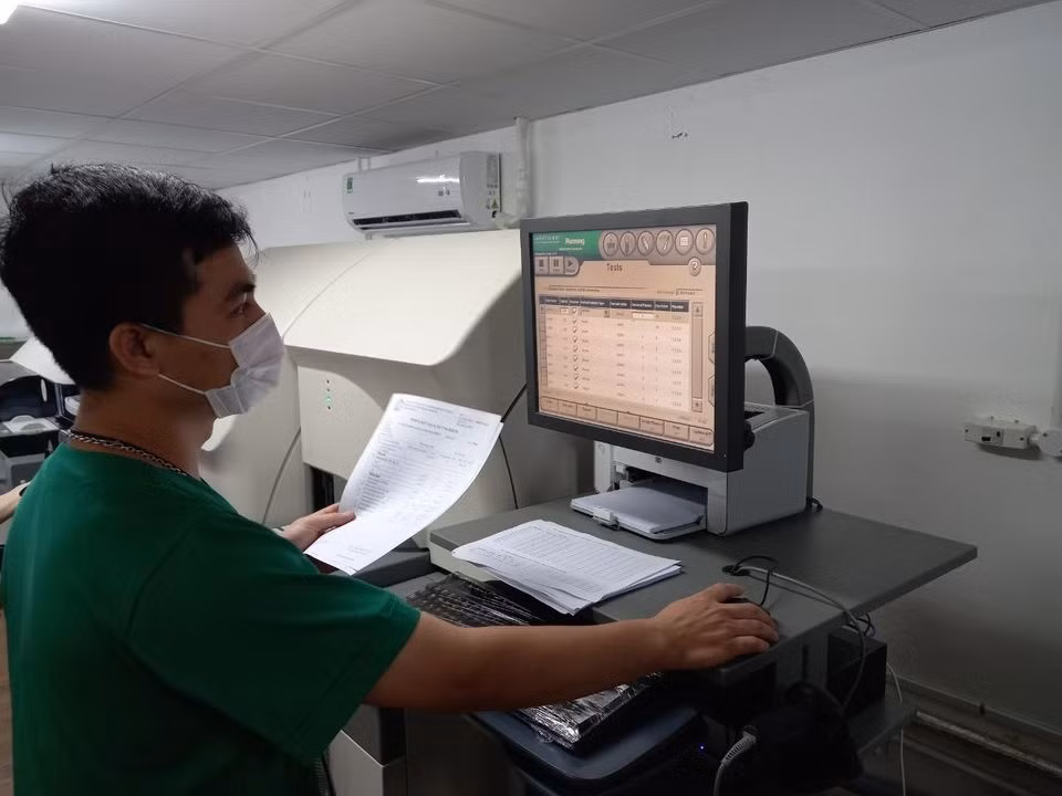 Áp dụng những phương pháp và kỹ thuật tiên tiến nhất để điều trị bệnh nhân COVID-19 nặng -1