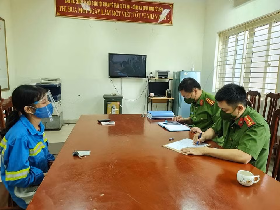 Công an quận Nam Từ Liêm công bố nhận dạng nhóm cướp xe của nữ nhân viên môi trường -0
