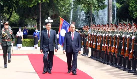 Thủ tướng Phạm Minh Chính hội đàm với Thủ tướng Lào Phankham Viphavanh ảnh 8