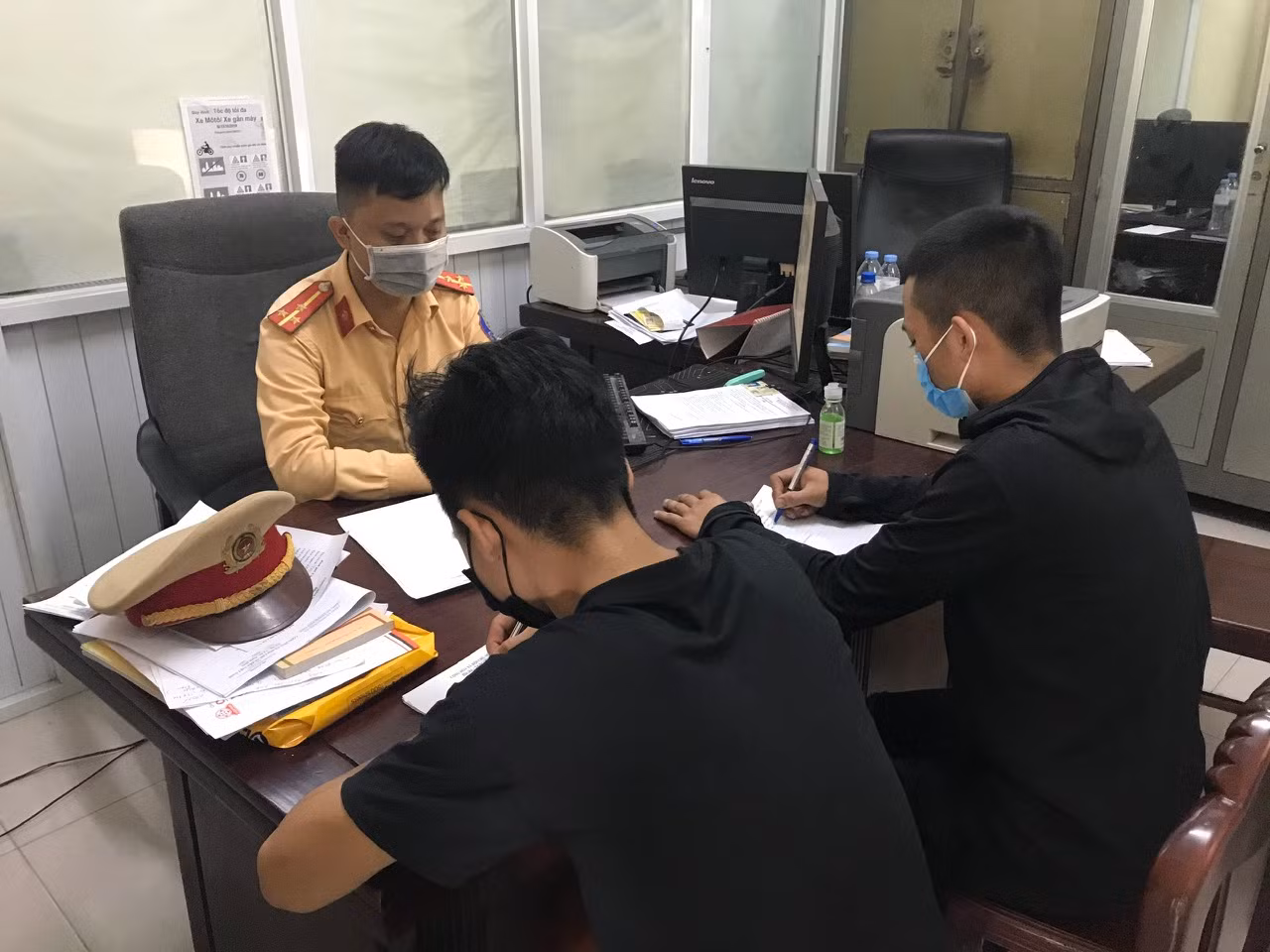 CSGT thành phố Vinh ra quân xử lý 