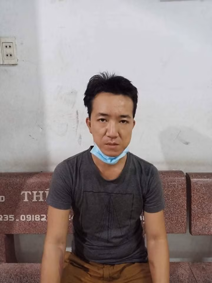 Tạm giữ người đàn ông đánh đập dã man một bé trai -0