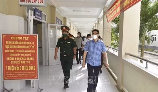 Công an tỉnh Kiên Giang tặng quà gia đình chính sách ảnh 4