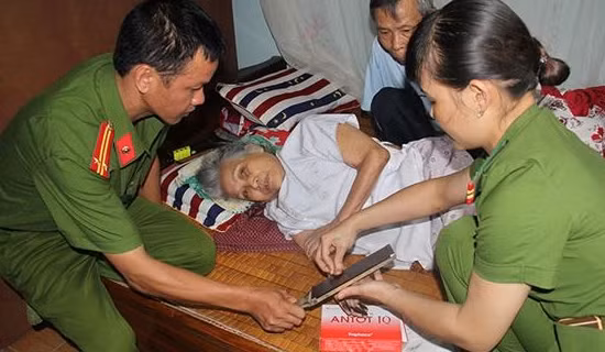 Những “bông hoa” tươi thắm bảo vệ bình yên cuộc sống