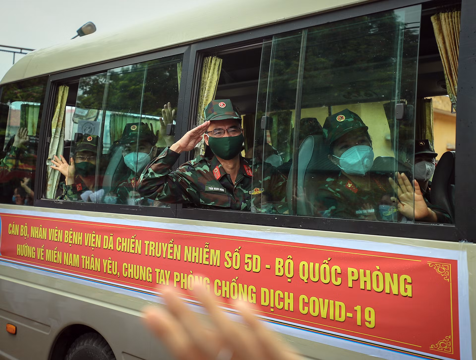 Y, bác sĩ Quân đội hành quân vào Nam “chi viện” chống dịch COVID-19 -8