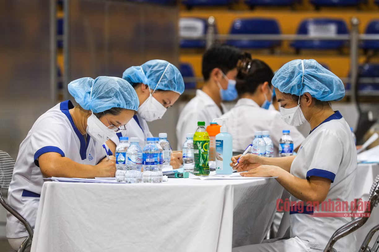 Quận Đống Đa hoàn thành tiêm vaccine cho ba phường -4