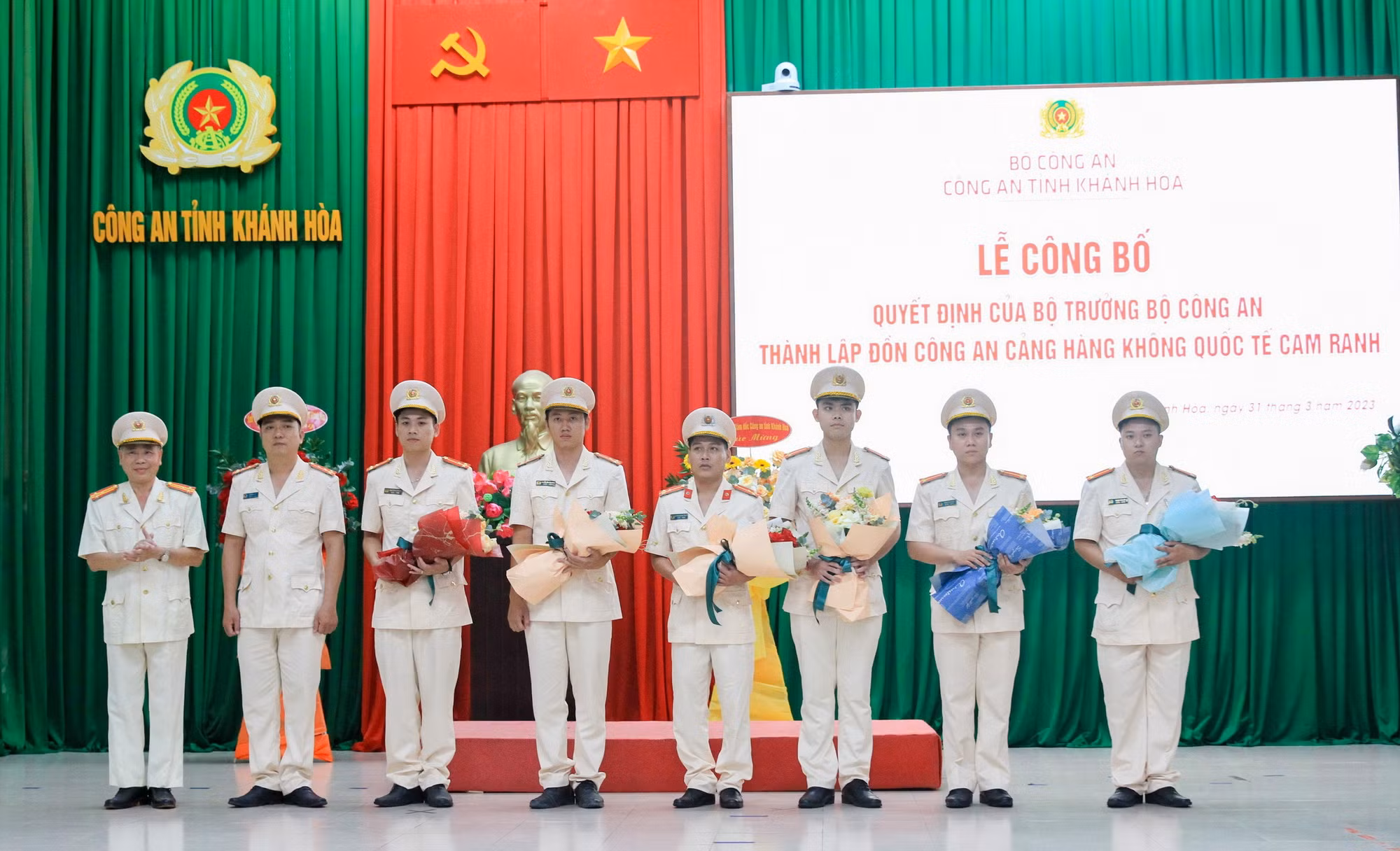  Công bố Quyết định thành lập Đồn Công an Cảng hàng không Quốc tế Cam Ranh -0
