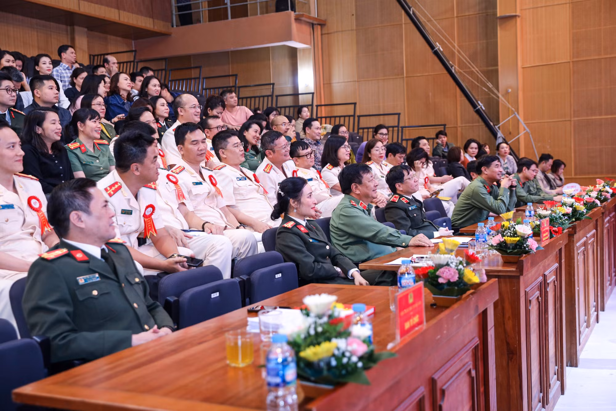 Trao 2 giải A, 3 giải B, 5 giải C Hội thi Bí thư Chi bộ giỏi Cục Truyền thông CAND -0