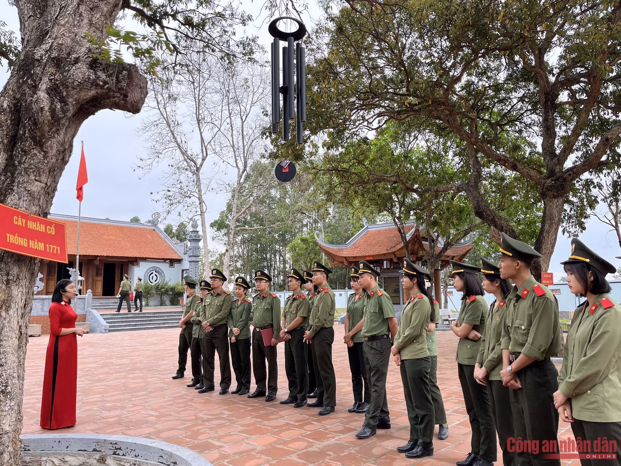Đoàn Thanh niên Học viện Chính trị CAND về nguồn tại Khu lưu niệm Sáu điều Bác Hồ dạy Công an nhân dân -0