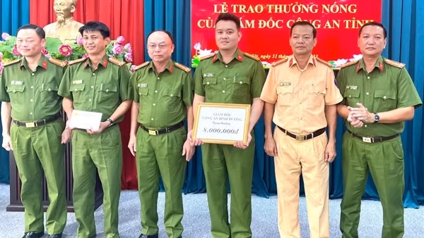 Khen thưởng Ban chuyên án triệt xóa băng nhóm chế tạo vũ khí với quy mô lớn
