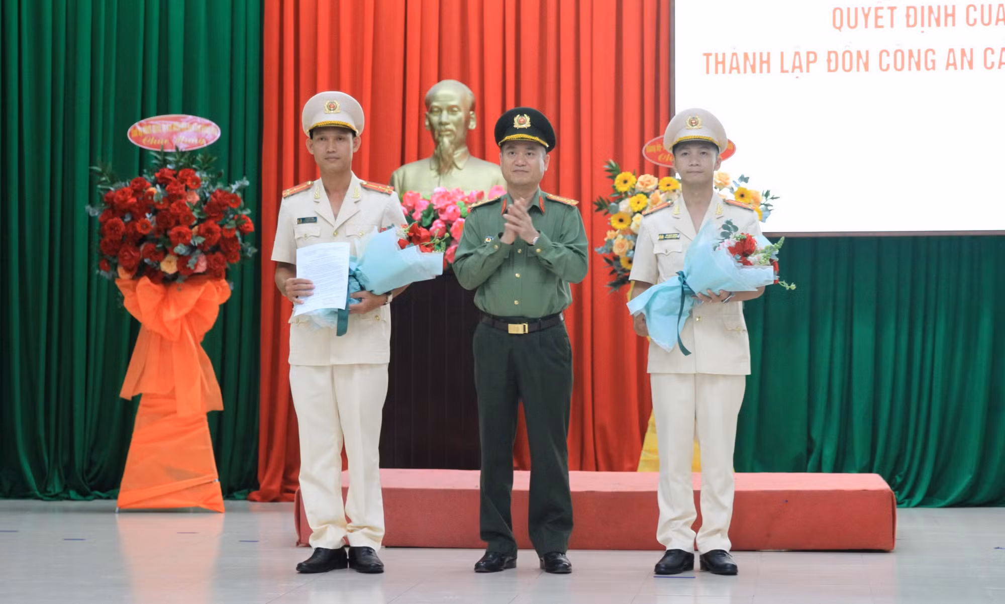  Công bố Quyết định thành lập Đồn Công an Cảng hàng không Quốc tế Cam Ranh -0