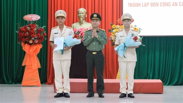 Công bố Quyết định thành lập Đồn Công an Cảng hàng không Quốc tế Cam Ranh