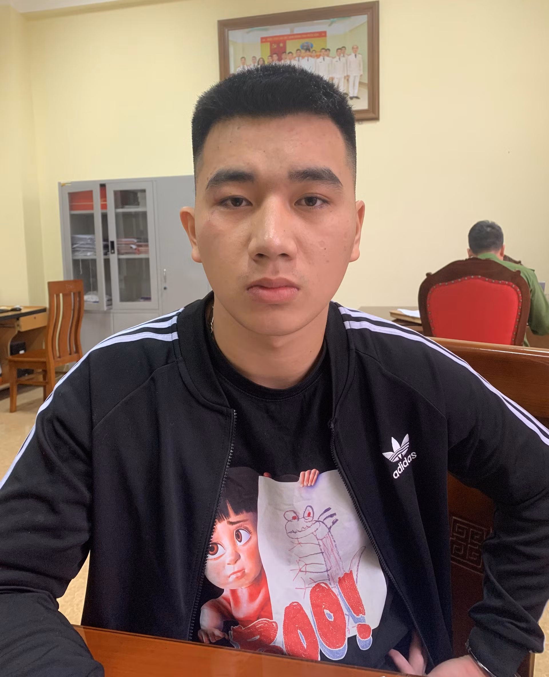 Dùng mạng xã hội làm quen với người đồng tính rồi rủ 