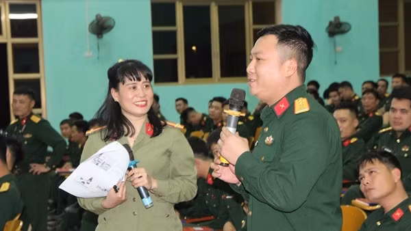 Trường Cao đẳng ANND I phổ biến pháp luật cho CBCS Trung đoàn 141