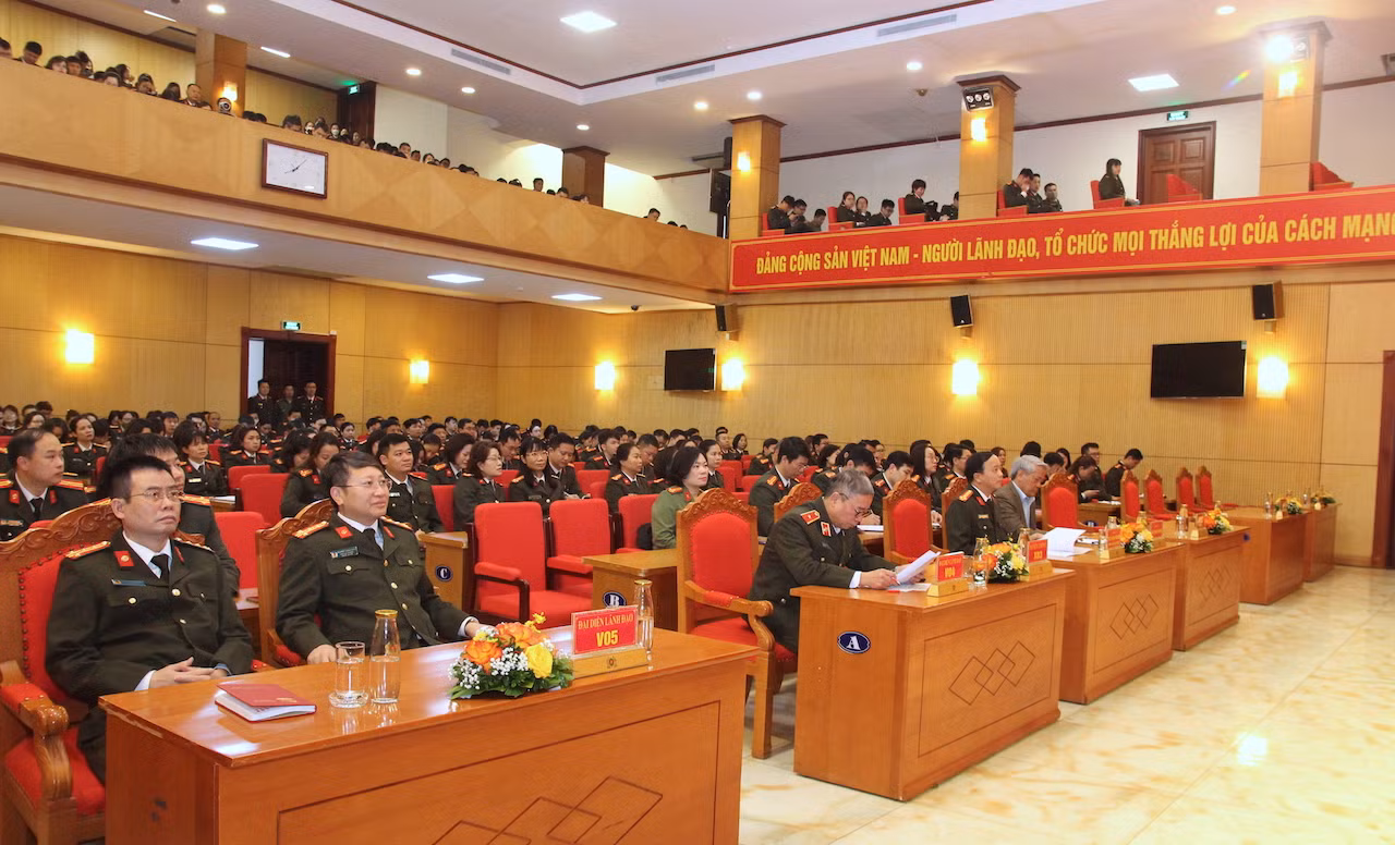 Vận dụng Sáu điều Bác Hồ dạy vào thực tiễn công tác Công an -0