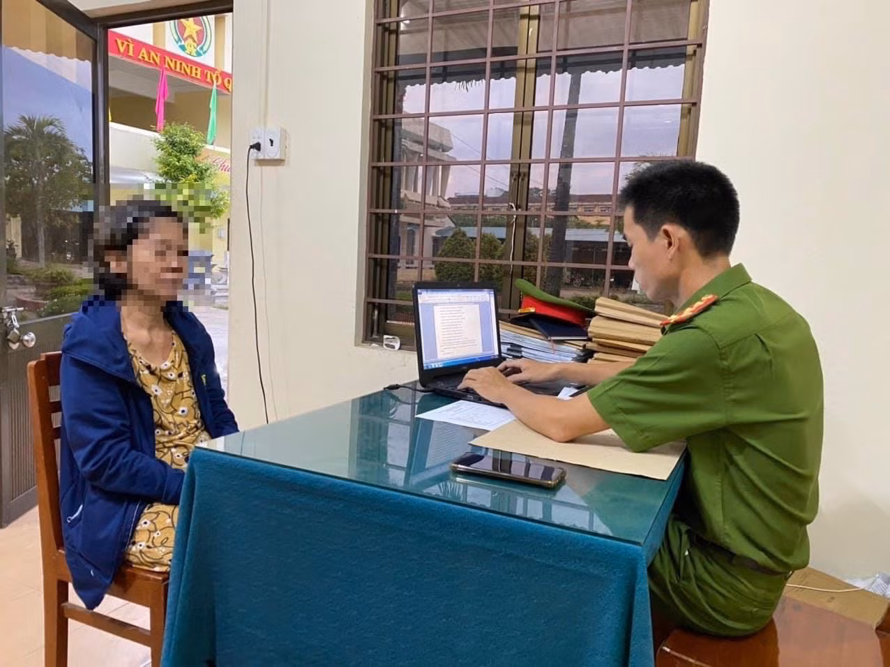 &nbsp;&nbsp;Nữ thủ quỹ ra đầu thú sau 31 năm trốn truy nã -0