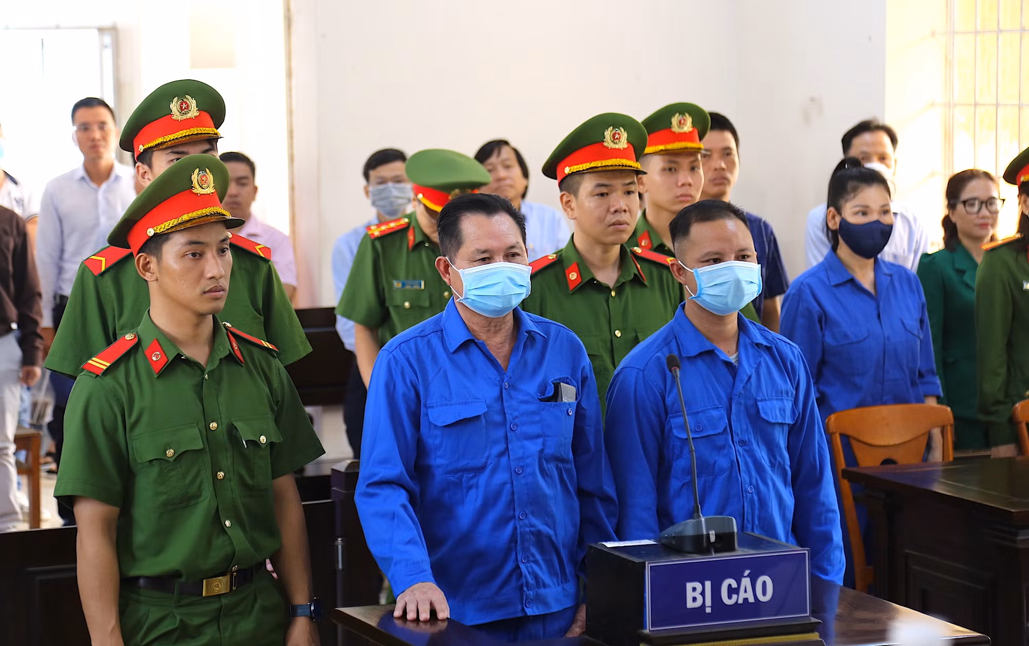 Tiếp tục xét xử cha con đại gia “Thiện soi” cho vay lãi nặng và rửa tiền -0
