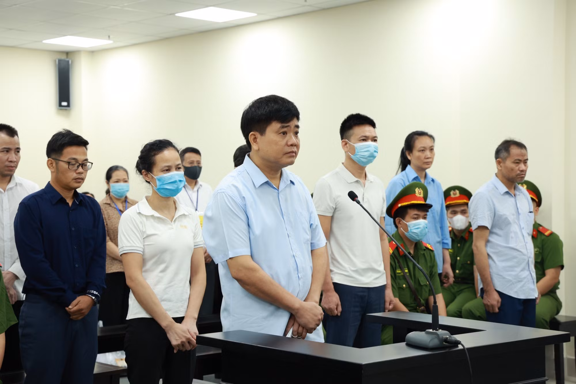 Bị cáo Nguyễn Đức Chung đề nghị xem xét về bệnh tật và được áp dụng hình phạt nhẹ nhất -0