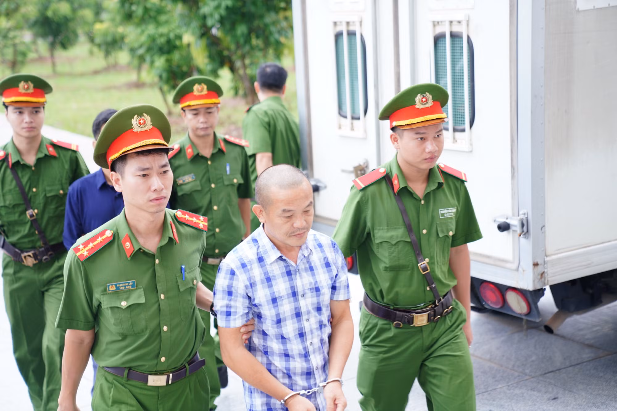 Cựu Chủ tịch TP Hà Nội Nguyễn Đức Chung nhận thêm bản án 18 tháng tù -0