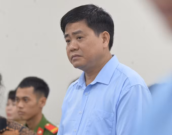 Cựu Chủ tịch TP Hà Nội Nguyễn Đức Chung nhận thêm bản án 18 tháng tù -0