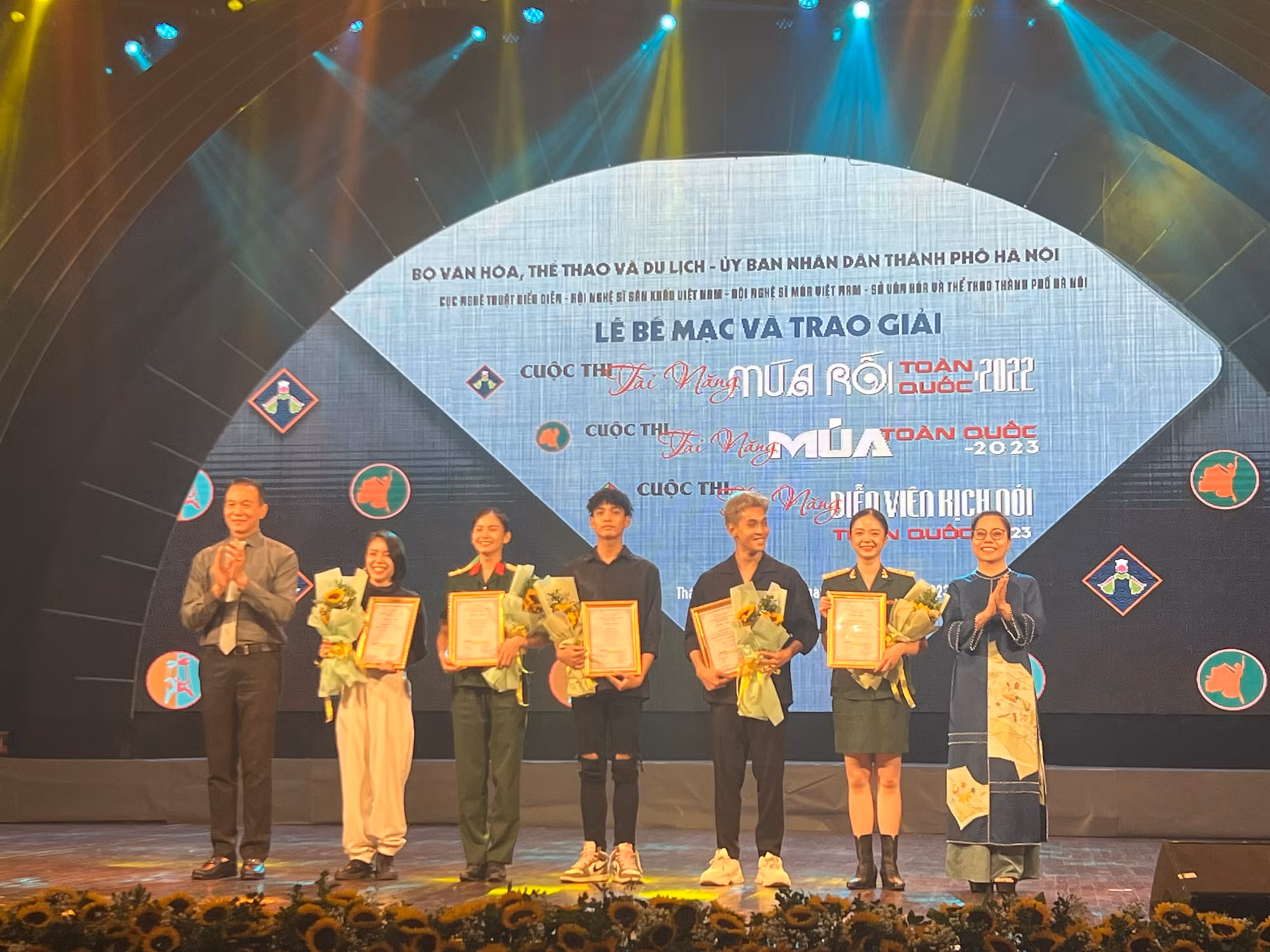Trao giải 3 cuộc thi biểu diễn nghệ thuật chuyên nghiệp toàn quốc -0