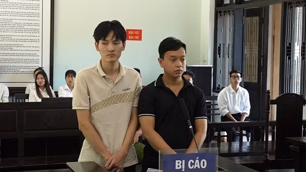 Mua bán hàng chục nghìn thông tin cá nhân, cặp đôi dắt nhau vào tù